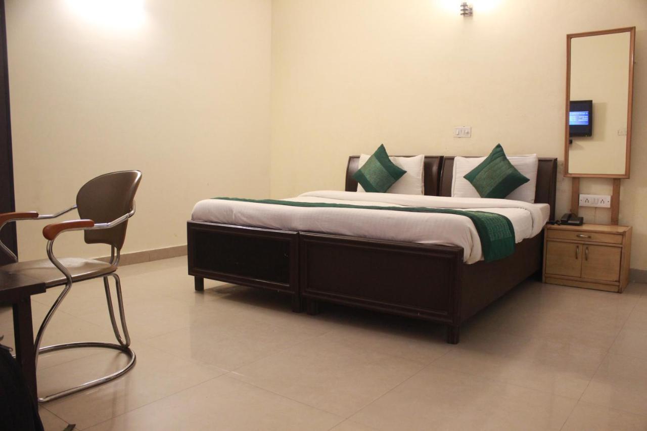 Hotel Smart Plaza 뉴델리 외부 사진
