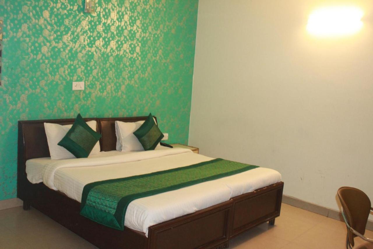Hotel Smart Plaza 뉴델리 외부 사진