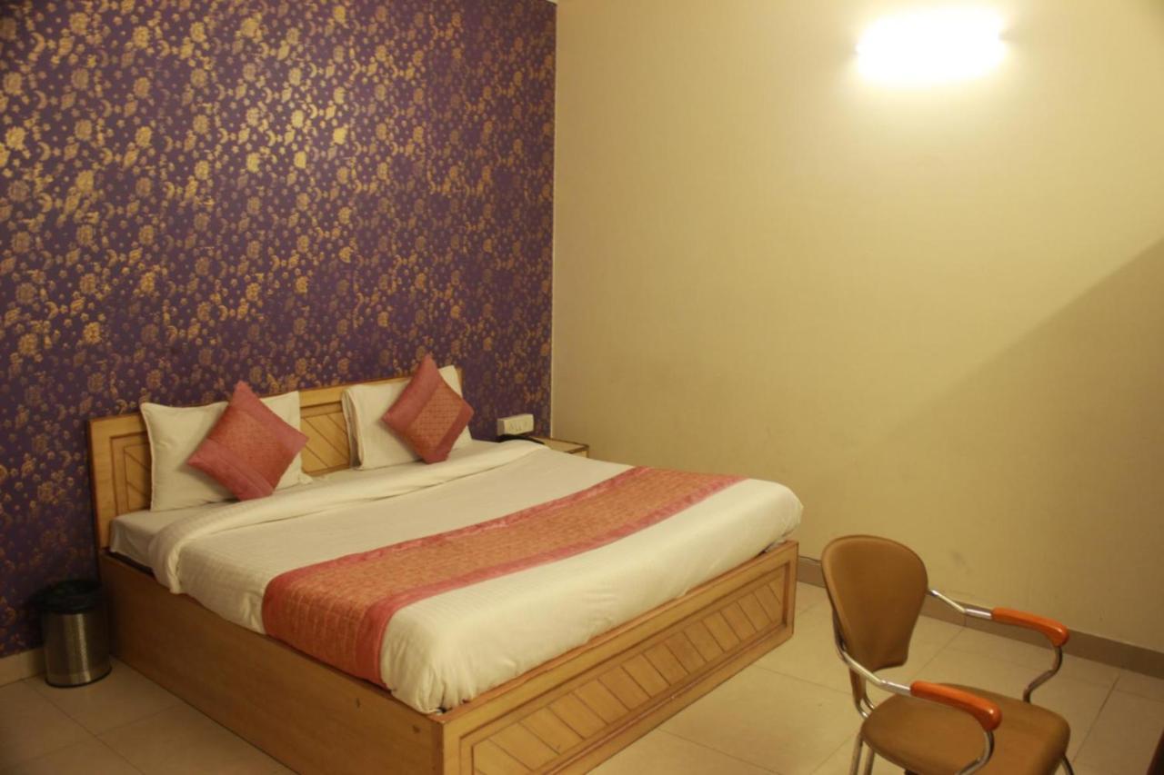 Hotel Smart Plaza 뉴델리 외부 사진